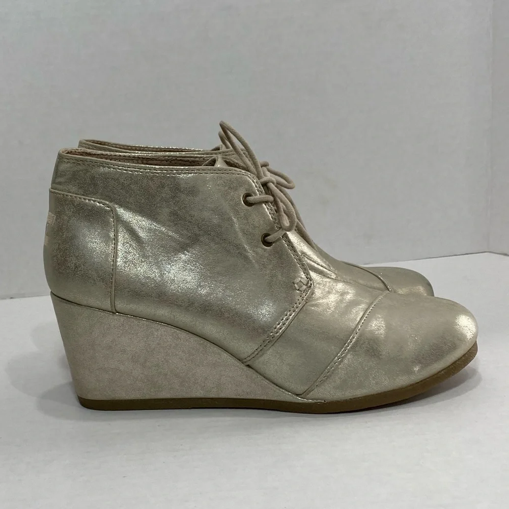 TOMS Desert Wedge White Gold Metallic Shoes size W 10